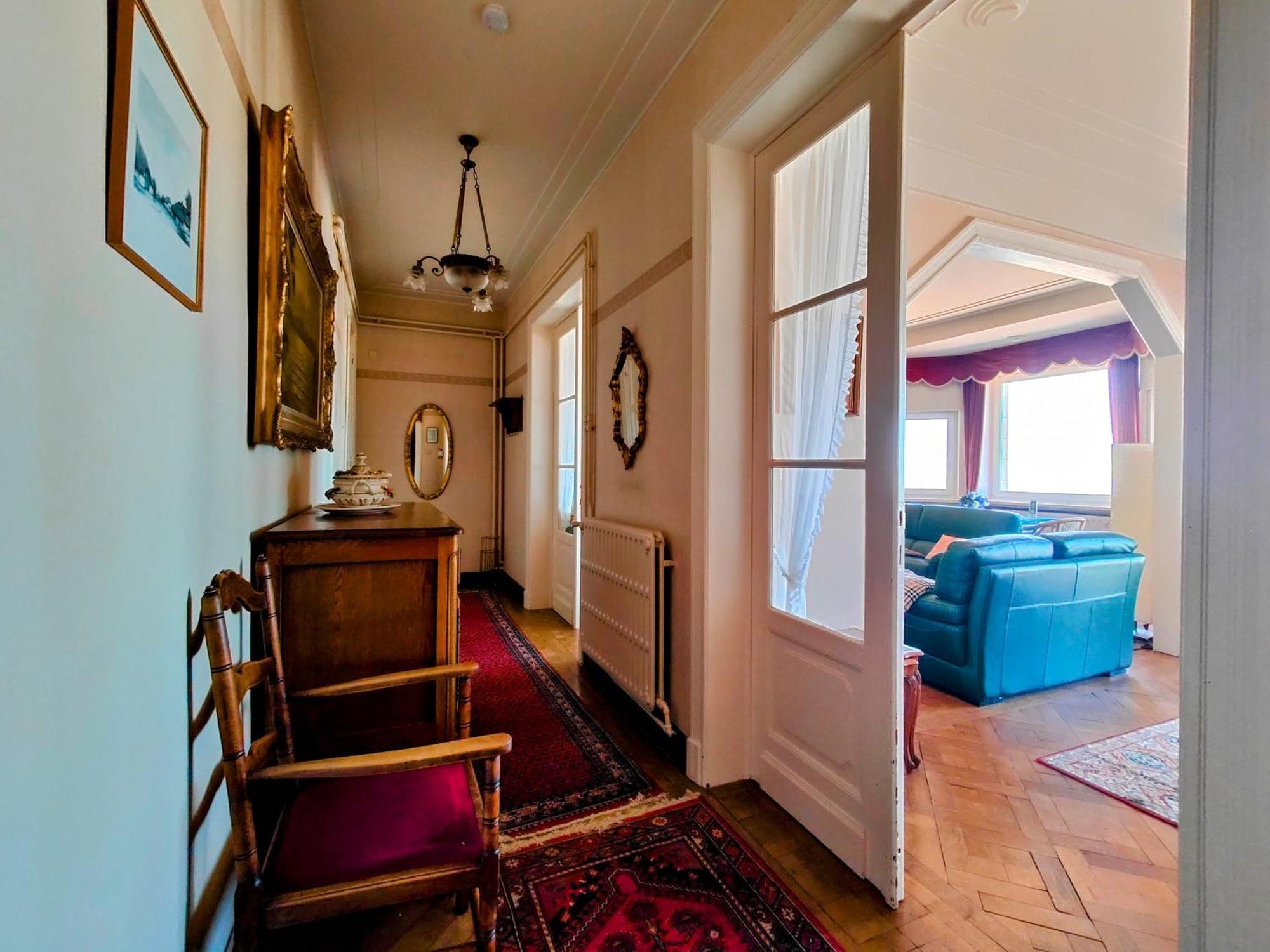 Apartment Douze
