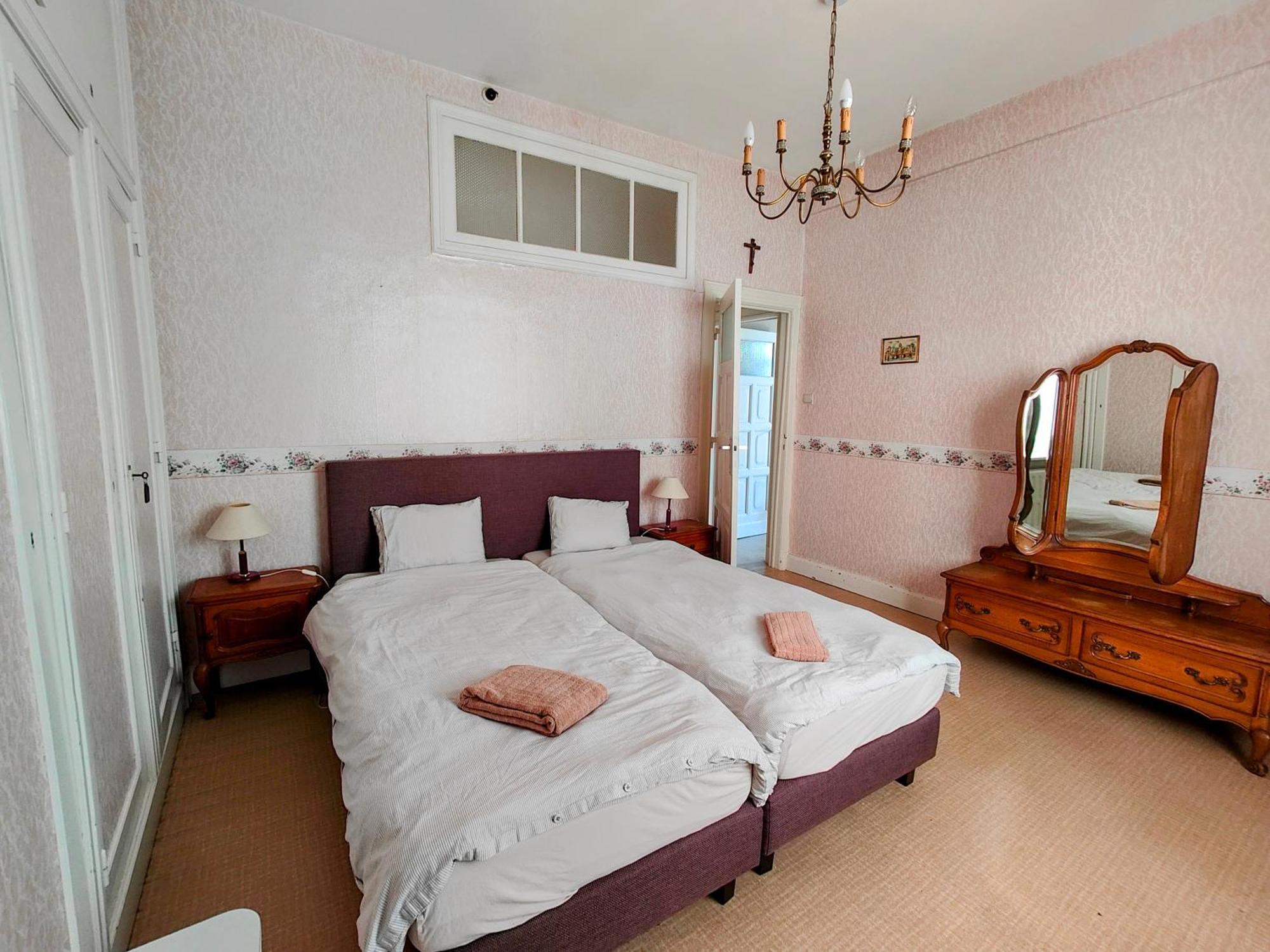 Douze Apartment *
